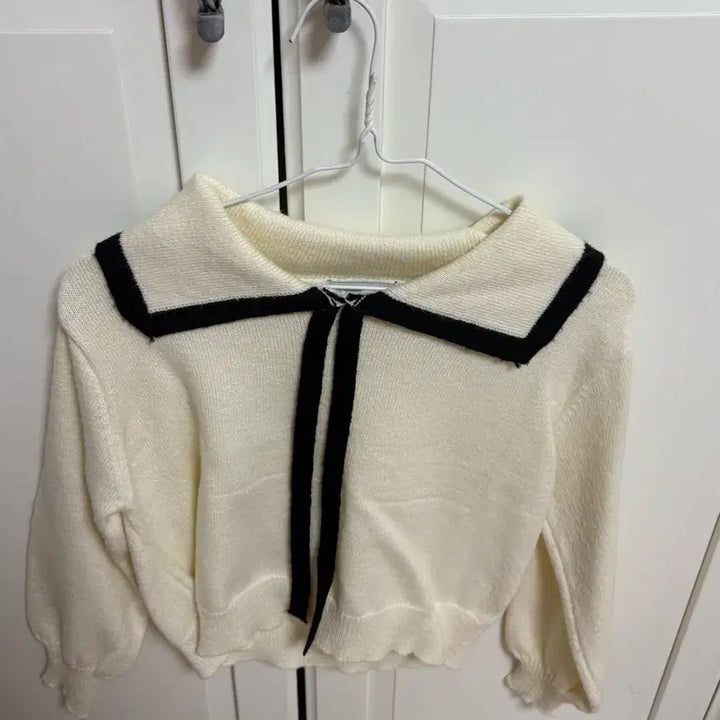 [BUNJANG] Ribbon Sailor Collar Twine Knit / 트위 니트 세일러 카라 리본 아이보리