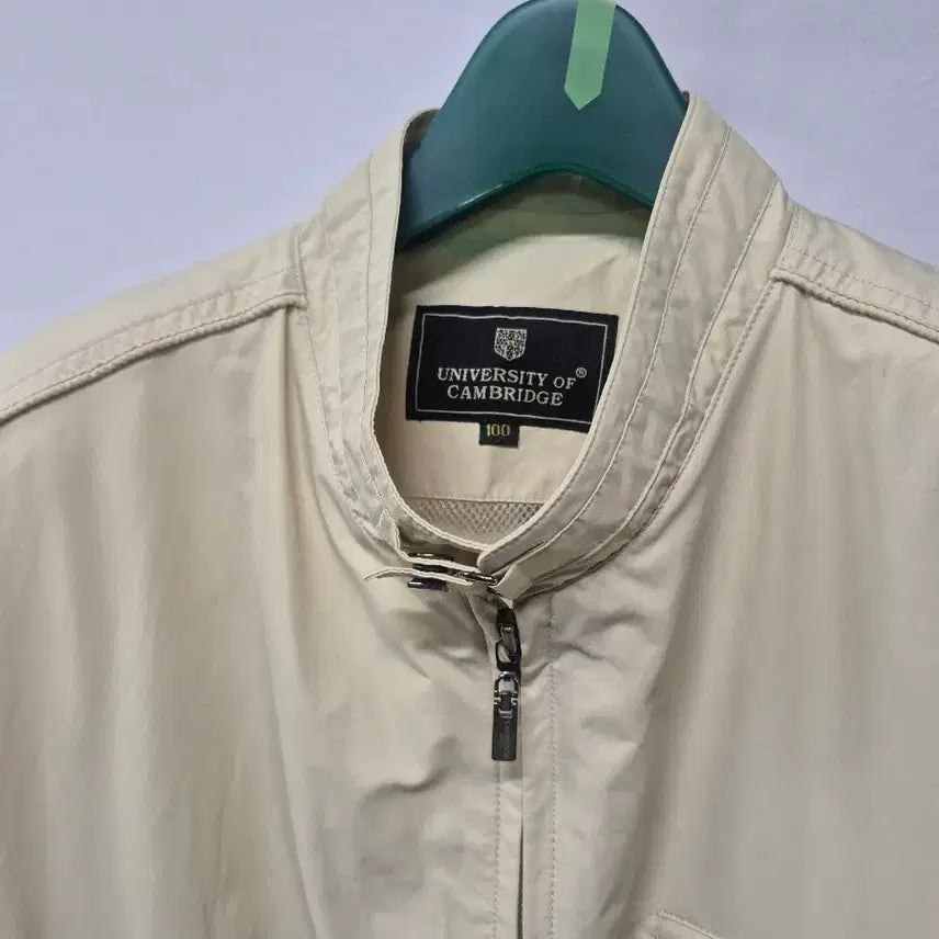 [BUNJANG] Cambridge University Beige Windbreaker Jacket Size 100 / 캠브리지 대학 베이지색 바람막이 자켓100