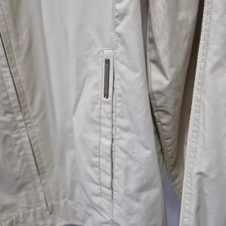 [BUNJANG] Cambridge University Beige Windbreaker Jacket Size 100 / 캠브리지 대학 베이지색 바람막이 자켓100