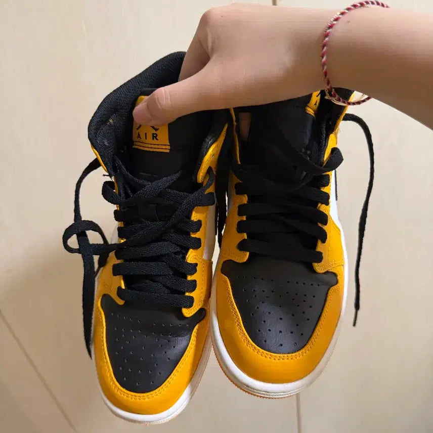 [BUNJANG] Air Jordan 1 Mid Taxi / 조던 1 미드 택시 250