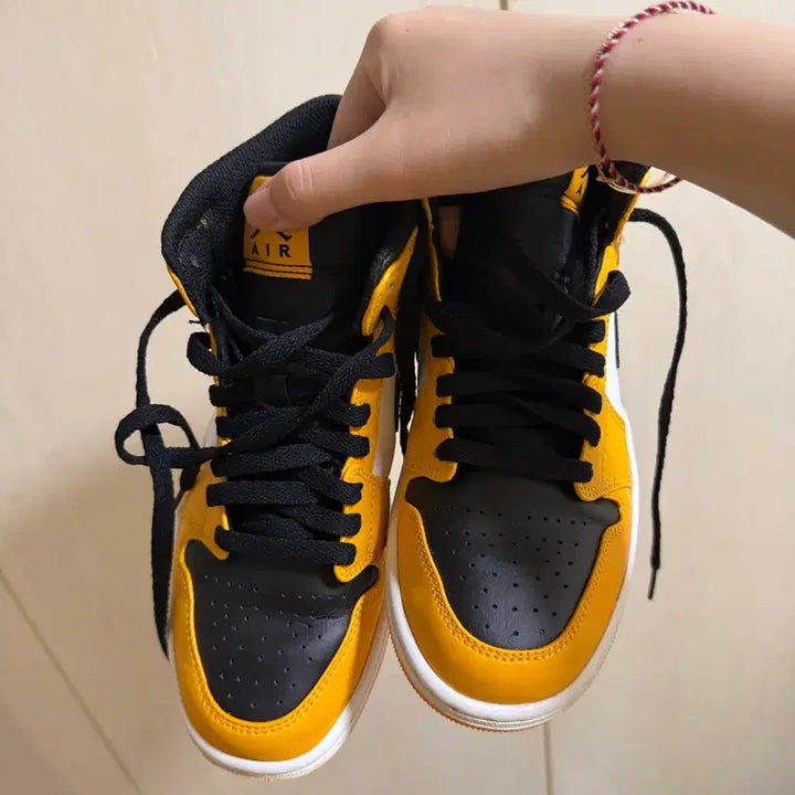 [BUNJANG] Air Jordan 1 Mid Taxi / 조던 1 미드 택시 250