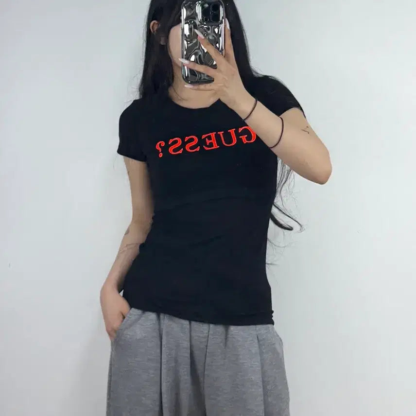 [BUNJANG] Guess Graphic Logo Slim Fit Short Sleeve T-Shirt / 게스 그래픽 로고 슬림핏 반팔 티셔츠 E0512