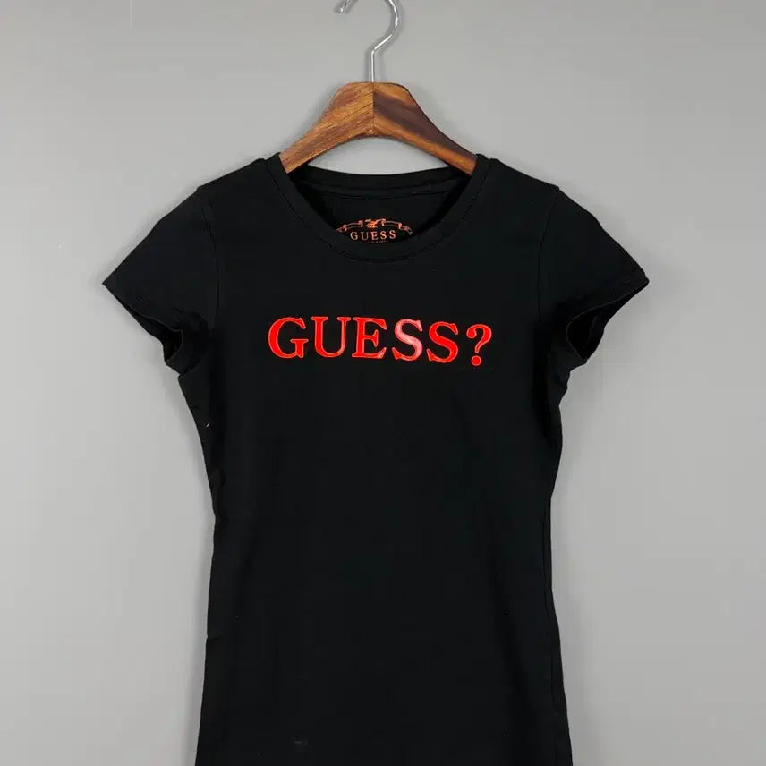 [BUNJANG] Guess Graphic Logo Slim Fit Short Sleeve T-Shirt / 게스 그래픽 로고 슬림핏 반팔 티셔츠 E0512