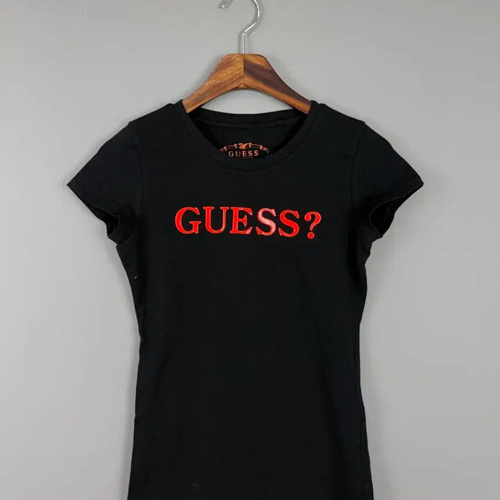 [BUNJANG] Guess Graphic Logo Slim Fit Short Sleeve T-Shirt / 게스 그래픽 로고 슬림핏 반팔 티셔츠 E0512