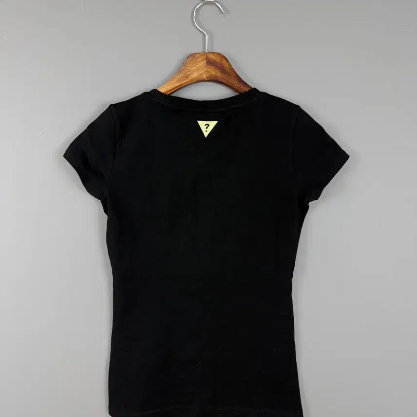 [BUNJANG] Guess Graphic Logo Slim Fit Short Sleeve T-Shirt / 게스 그래픽 로고 슬림핏 반팔 티셔츠 E0512