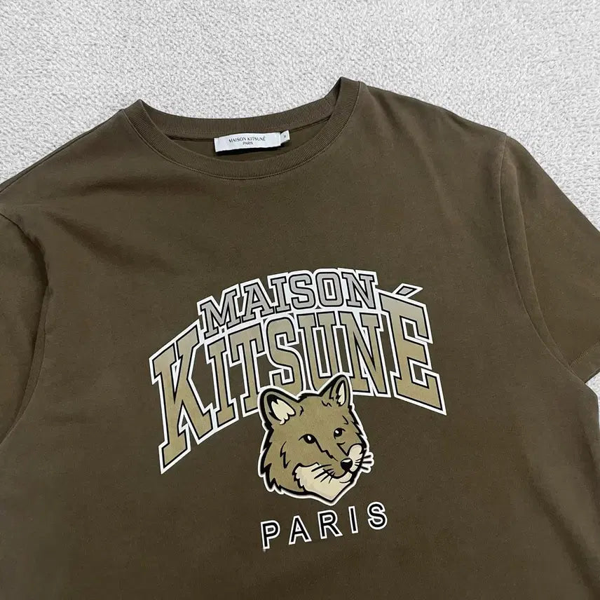 [BUNJANG] Maison Kitsuné Campus Fox Relaxed Fit T-Shirt Khaki / 메종키츠네 캠퍼스 폭스 릴렉스 반팔티 카키