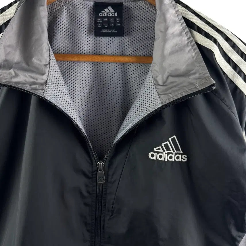 [BUNJANG] Adidas Old School Color-Block Three-Stripe Windbreaker Jacket / 아디다스 올드스쿨 배색 삼선 바람막이3489