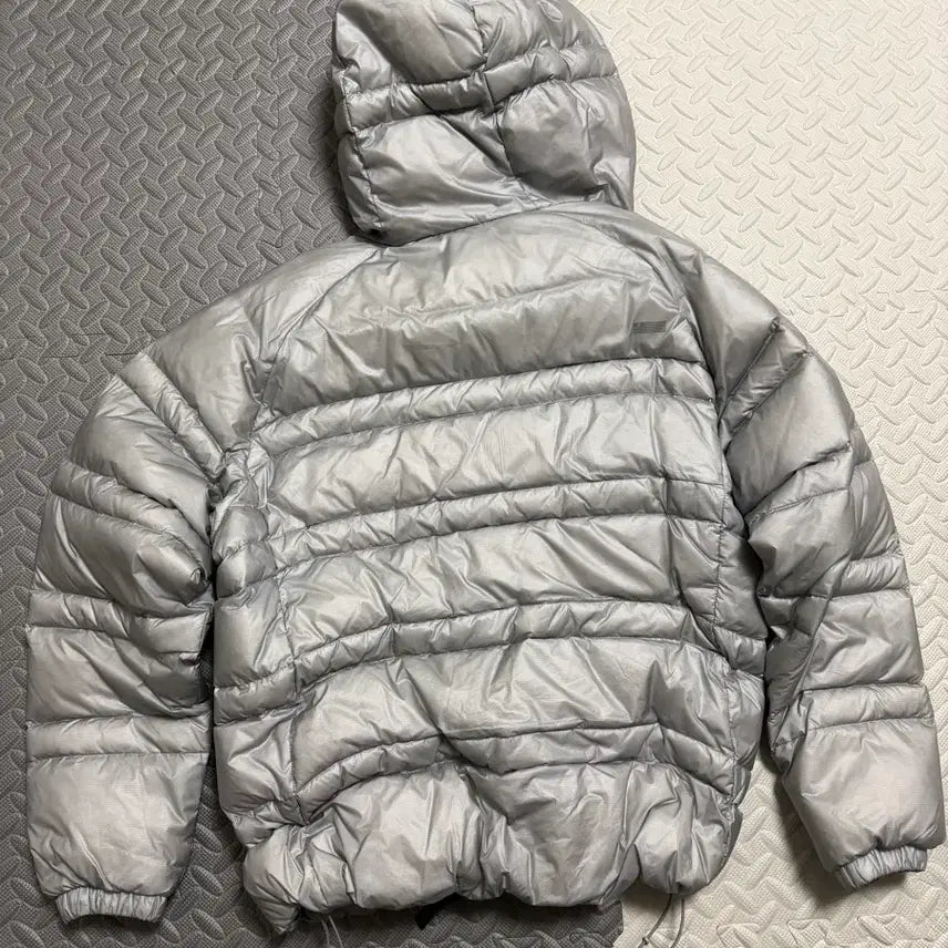 [BUNJANG] New Balance Flying 77 Superlite Hooded Jacket - Light Grey, M / 뉴발란스 플라잉77 슈퍼라이트 후드 자켓 라이트그레이 M사이즈