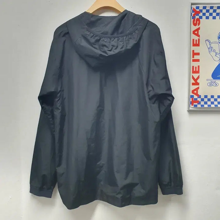 [BUNJANG] New Balance Lightweight Woven Running Windbreaker (Mesh Lining) / [105] 뉴발란스 경량 우븐 러닝 바람막이(매쉬안감)