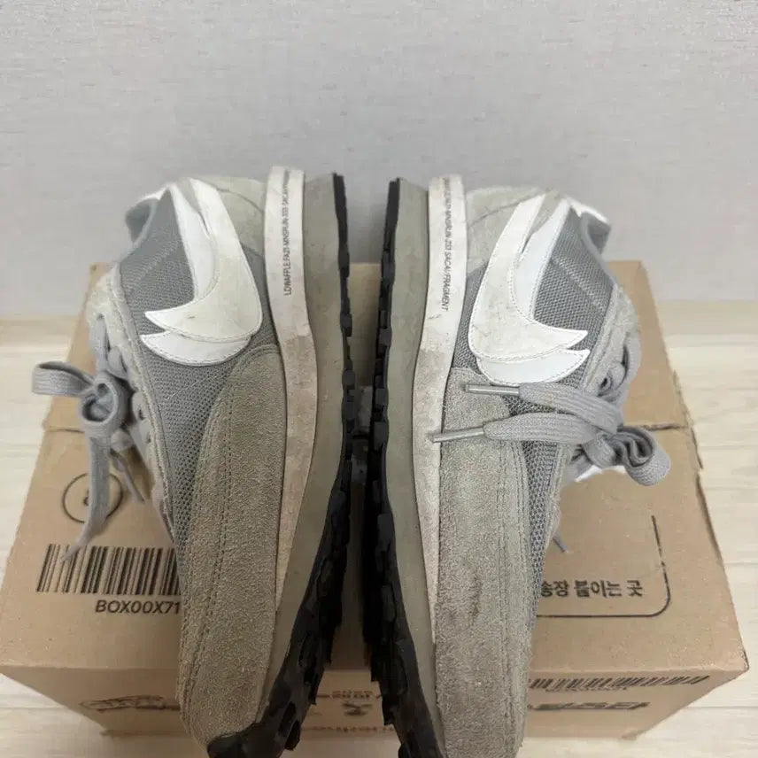 [BUNJANG] Nike x Sacai Vaporwaffle 285mm Sneakers / 나이키 사카이 285 사이즈