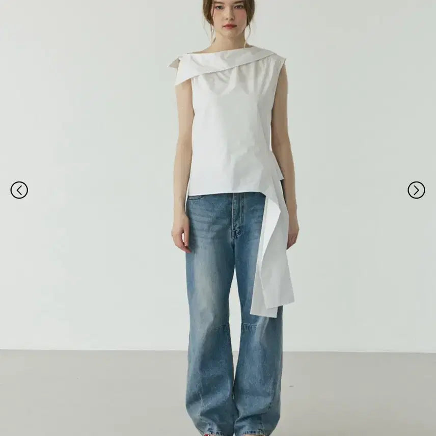 [BUNJANG] Lynte Asymmetrical Collar Blouse White / [1회 착용] lynte 린테 언발 카라블라우스 화이트