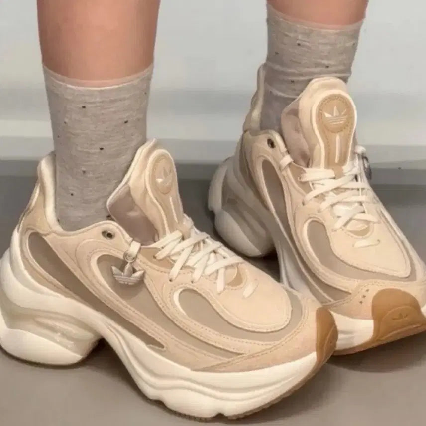 [BUNJANG] Adidas OZWEEGO W "Warm Beige" Sneakers / 아디다스 오즈베누즈 우먼즈 웜 베이지 KI0558