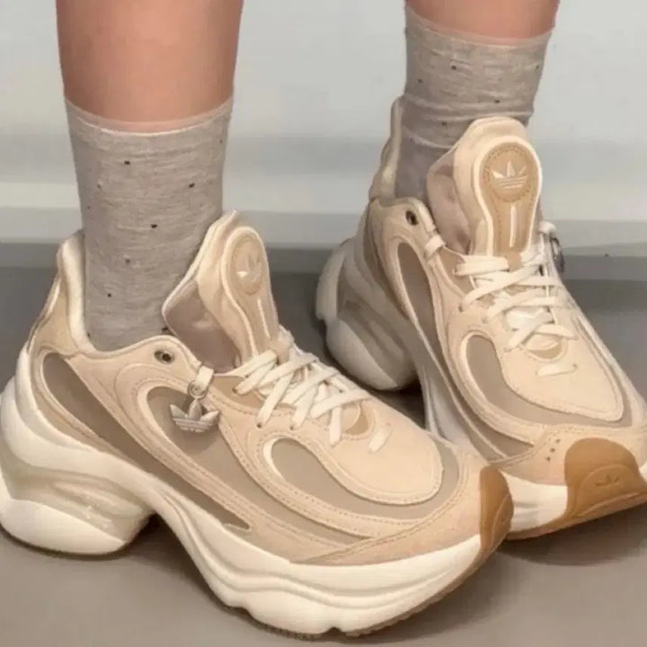 [BUNJANG] Adidas OZWEEGO W "Warm Beige" Sneakers / 아디다스 오즈베누즈 우먼즈 웜 베이지 KI0558