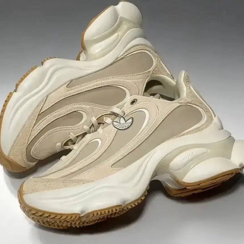 [BUNJANG] Adidas OZWEEGO W "Warm Beige" Sneakers / 아디다스 오즈베누즈 우먼즈 웜 베이지 KI0558