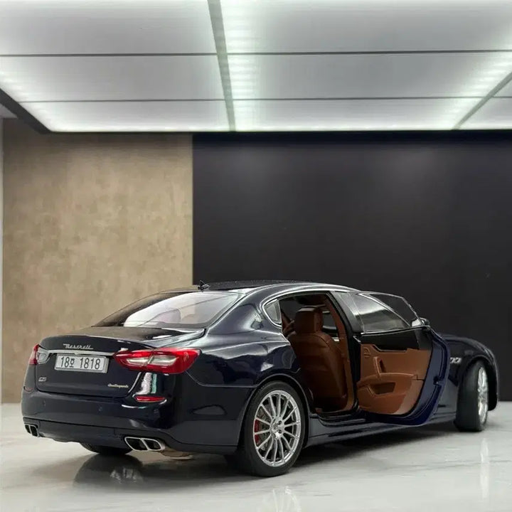 [BUNJANG] AutoArt Maserati Quattroporte GTS 1:18 Diecast Model / 오토아트 마세라티 콰트로포르테 GTS 1:18 다이캐스트