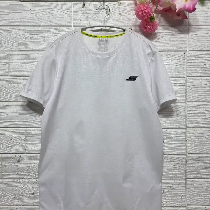 [BUNJANG] Skechers Short Sleeve T-Shirt Size 100 (New) / 택새상품 스케쳐스 반팔티 100