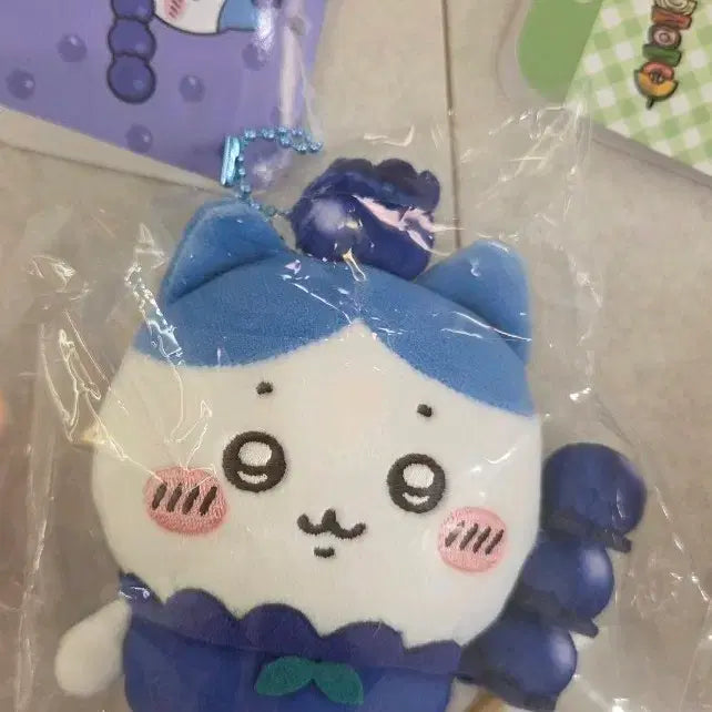 [BUNJANG] Nagano Pocket Fruits Series Blueberry Hachiware Plush Keychain / <미개봉/신상> 나가노  포켓 과일시리즈 블루베리 하치와레 인형키링