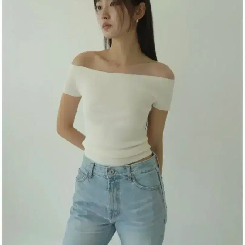 [BUNJANG] New York Nine Studio PHEOBE KNIT CREAM Off-Shoulder Top / 뉴욕나인스튜디오 PHEOBE KNIT IN CREAM 오프숄더
