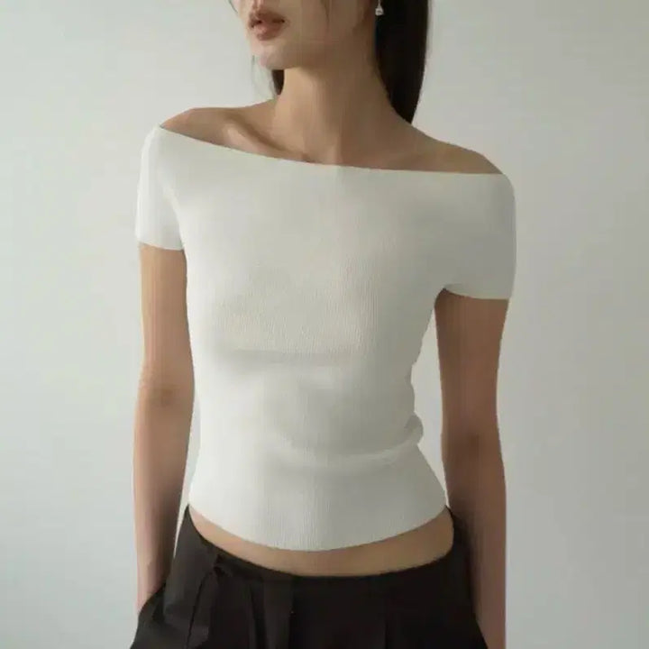[BUNJANG] New York Nine Studio PHEOBE KNIT CREAM Off-Shoulder Top / 뉴욕나인스튜디오 PHEOBE KNIT IN CREAM 오프숄더