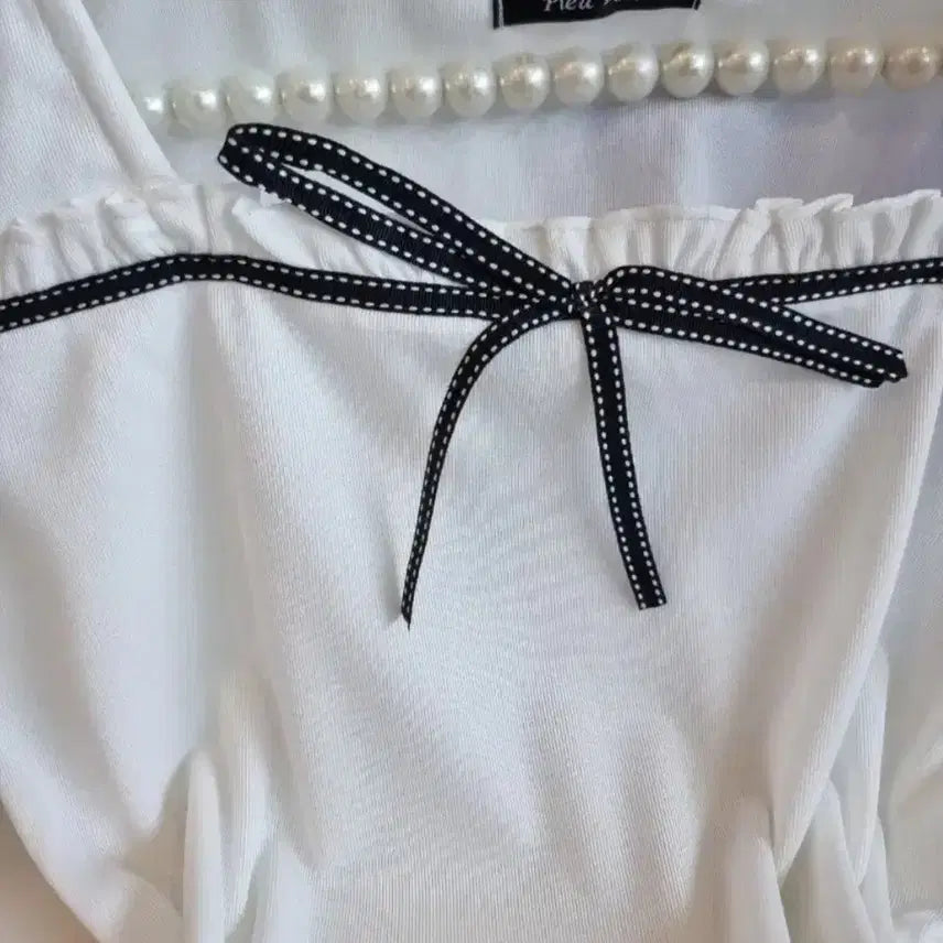[BUNJANG] Vintage Square Neck Ruffle Top with Stitch Ribbon / 프릴탑 화이트  스티치 리본