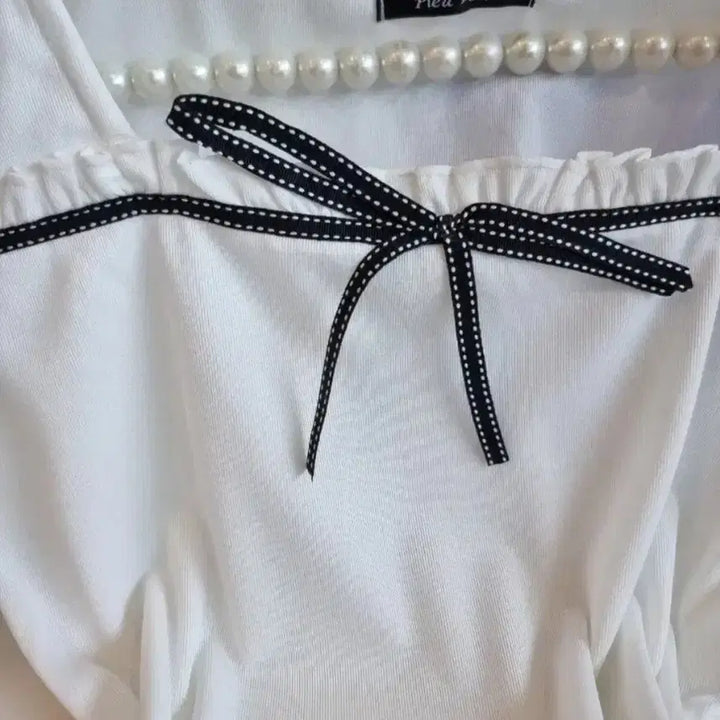 [BUNJANG] Vintage Square Neck Ruffle Top with Stitch Ribbon / 프릴탑 화이트  스티치 리본