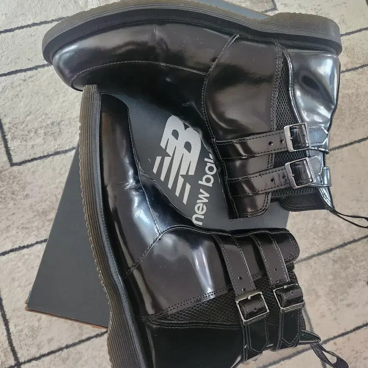 [BUNJANG] Dr. Martens Flora Buckle Chelsea Boots UK 8 / 닥터마틴 플로라 버클 첼시 부츠 UK8
