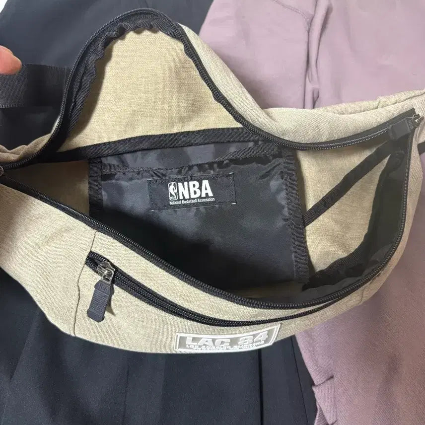 [BUNJANG] NBA Hip Pack Sling Bag Crossbody Bag Beige / nba 힙색 슬링백 크로스백 베이지 팝니다