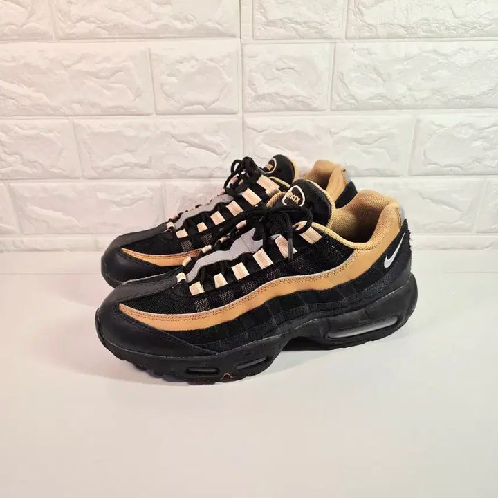 [BUNJANG] Nike Air Max 95 Elemental Black Sneakers (Size 280) / 나이키 280 에어맥스 95 블랙 엘리멘탈 운동화