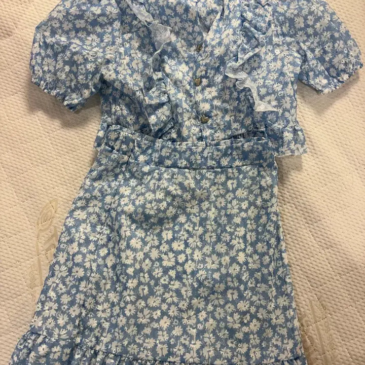 [BUNJANG] Blue Floral Pattern Two-Piece Set / 블루 플라워 패턴 투피스