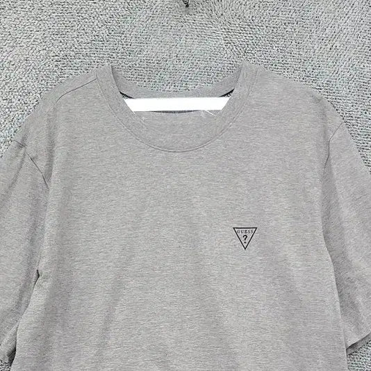 [BUNJANG] Guess Light Gray Cotton Short-Sleeve T-Shirt / 게스 라이트 그레이 반팔티 105CM