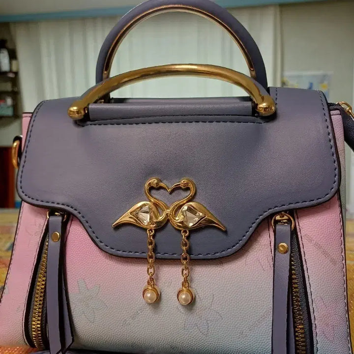 [BUNJANG] Swan Embellished Shoulder &amp; Tote Bag / 스완 장식 숄더백 &amp; 토트백