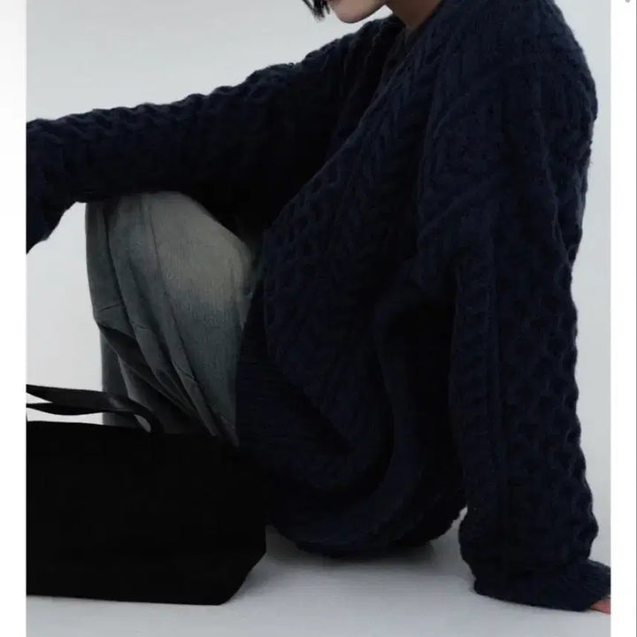 [BUNJANG] Ongi London Pretzel Knit Navy / 오뉴이 런던꽈배기니트 네이비 판매