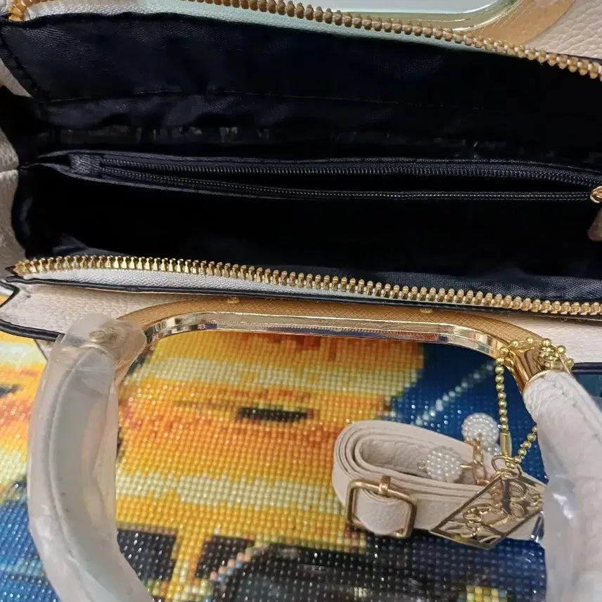 [BUNJANG] FUM&amp;KAIN Ivory Tote Bag with Strap / FUM&amp;KAIN 아이보리 토트백 + 스트랩