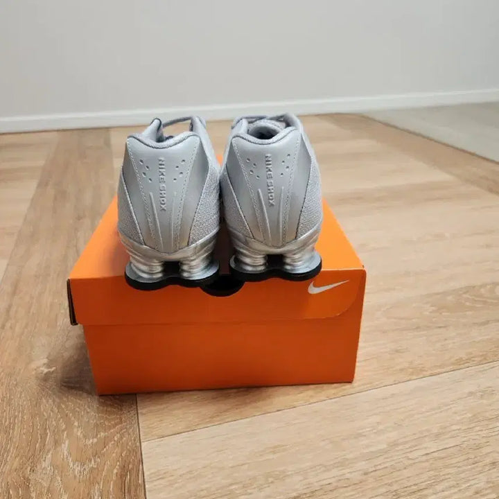 [BUNJANG] Nike Shox Z Metallic Silver Sneakers (260mm) / 260 새상품 나이키 샥스 Z 메탈릭 실버 판매 HQ7540-001