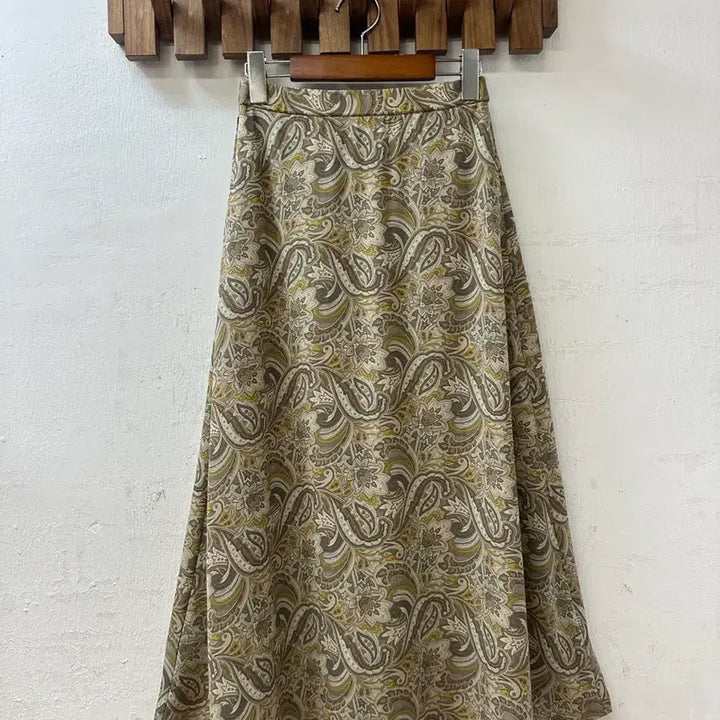 [BUNJANG] Japanese Vintage Paisley Flare Long Skirt with Back Elastic Waistband / 일본빈티지 페이즐리 뒷밴딩 플레어 롱 스커트