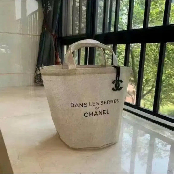 [BUNJANG] Chanel Beauty Linen Raffia Tote Bag with Chanel Charm / 샤넬뷰티 린넨백 라피아백 (샤넬 참 증정)