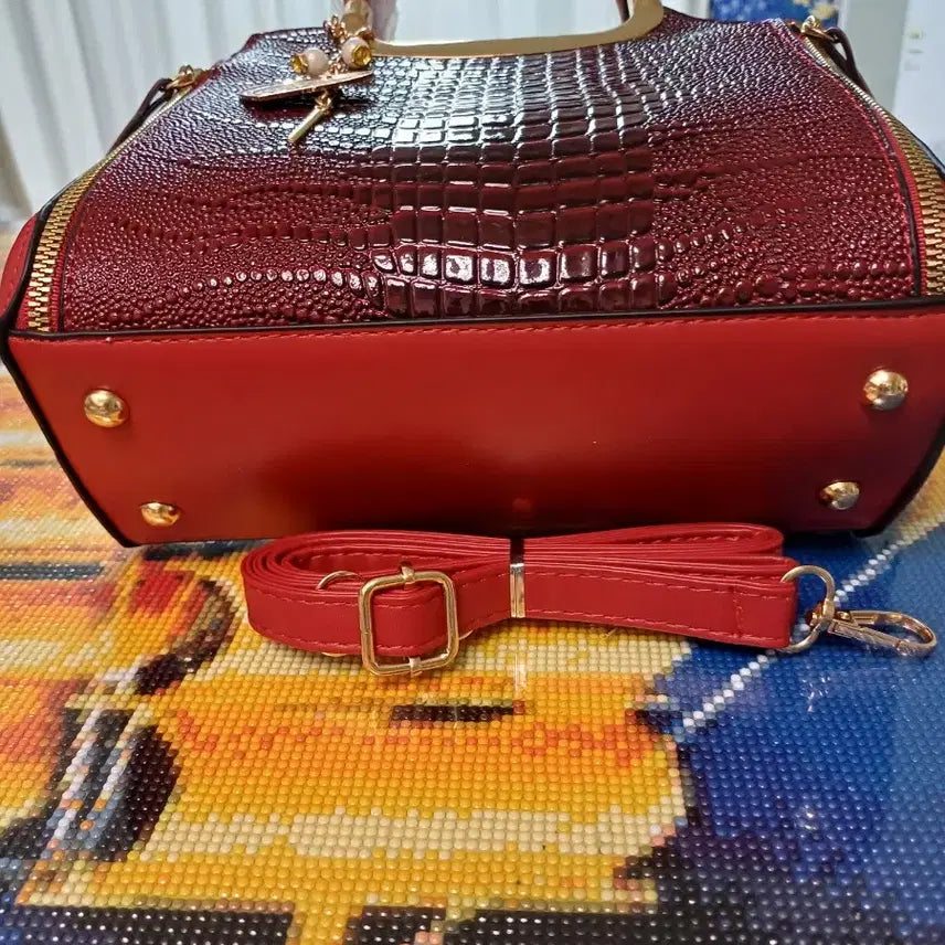 [BUNJANG] Red Crocodile Tote Bag with Strap / 레드 크로커다일 토트백 + 스트랩