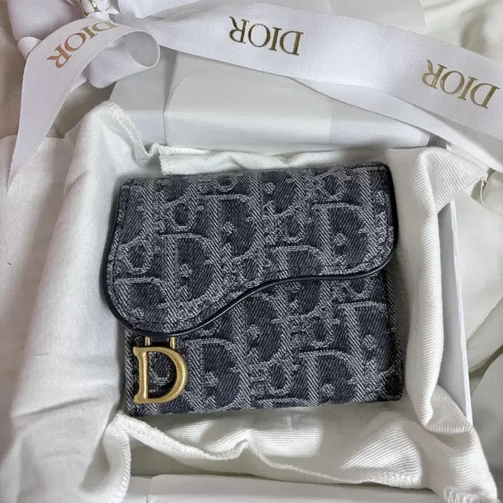 [BUNJANG] Dior Saddle Lotus Wallet Oblique Jacquard Grey Denim / 디올 지갑 오블리크 자카드 새들 로터스 월렛 그레이 데님