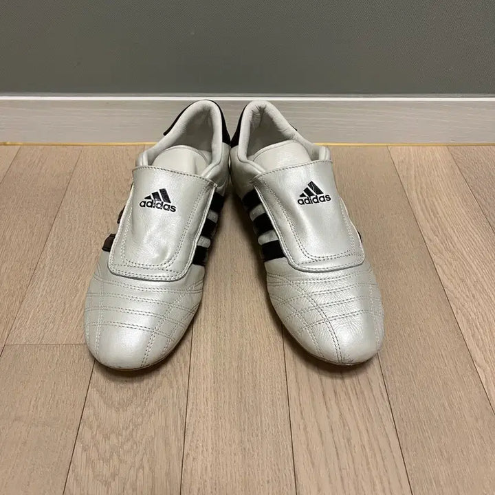 [BUNJANG] Adidas Taekwondo Shoes Size 275 / 아디다스 태권도화 사이즈 275 4만5천원에 판매합니다.