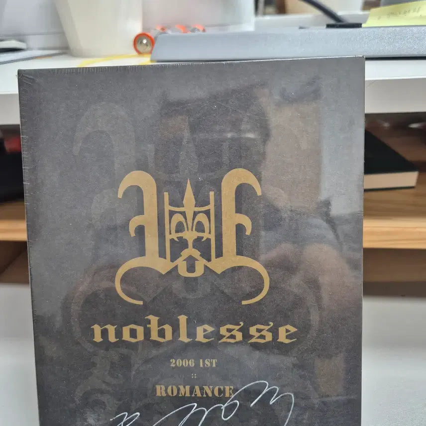 [BUNJANG] Noblesse Romance 1st Album Signed Edition / [친필 사인반] 노블레스(Noblesse) 1집 - Romance