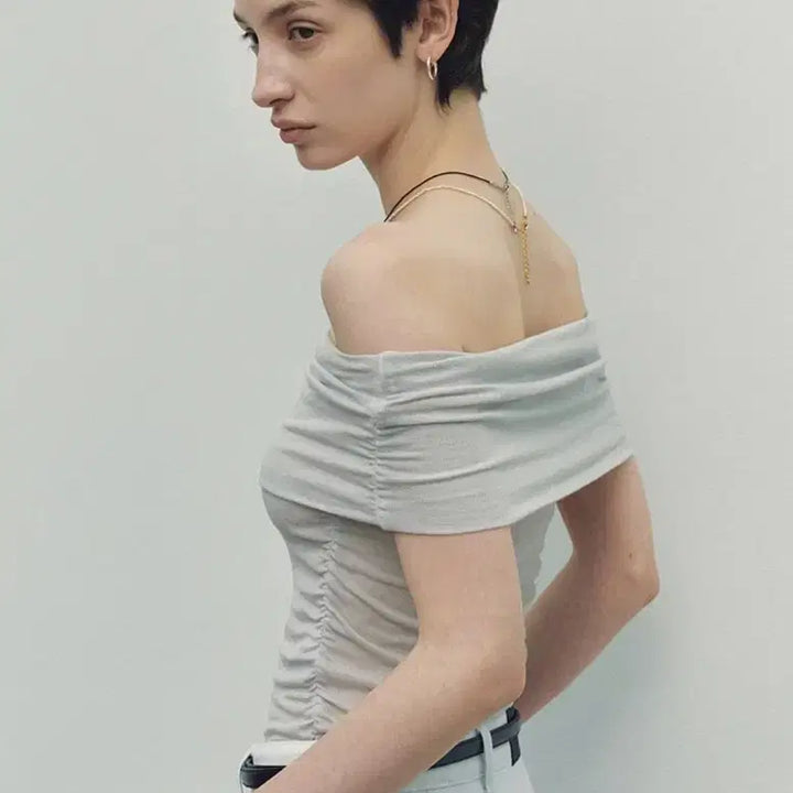 [BUNJANG] NIV Off-Shoulder T-Shirt Gray / 니브 오프숄더 티셔츠 그레이