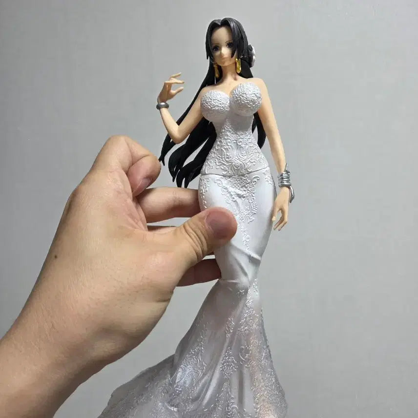 [BUNJANG] One Piece Boa Hancock Wedding Dress Figure / 원피스 보아 핸콕 웨딩 드레스 피규어