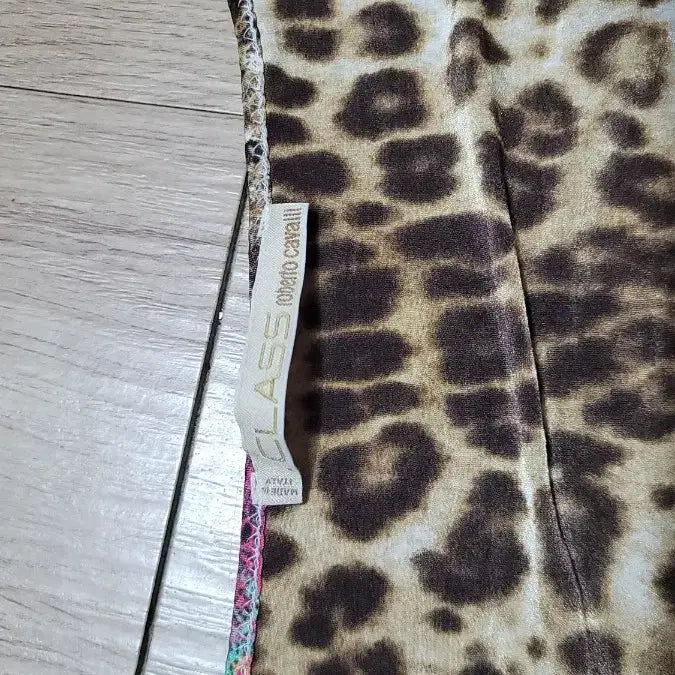 [SOLD OUT] 클래스 로베르토 까발리 패턴 반팔 티셔츠