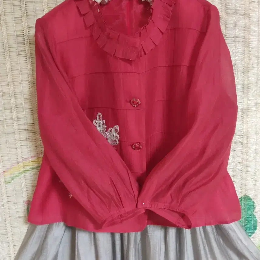[BUNJANG] Red Embroidered Blouse and Skirt Set (Plus Size) / 레드 블라우스 + 자수 스커트 세트 빅사이즈