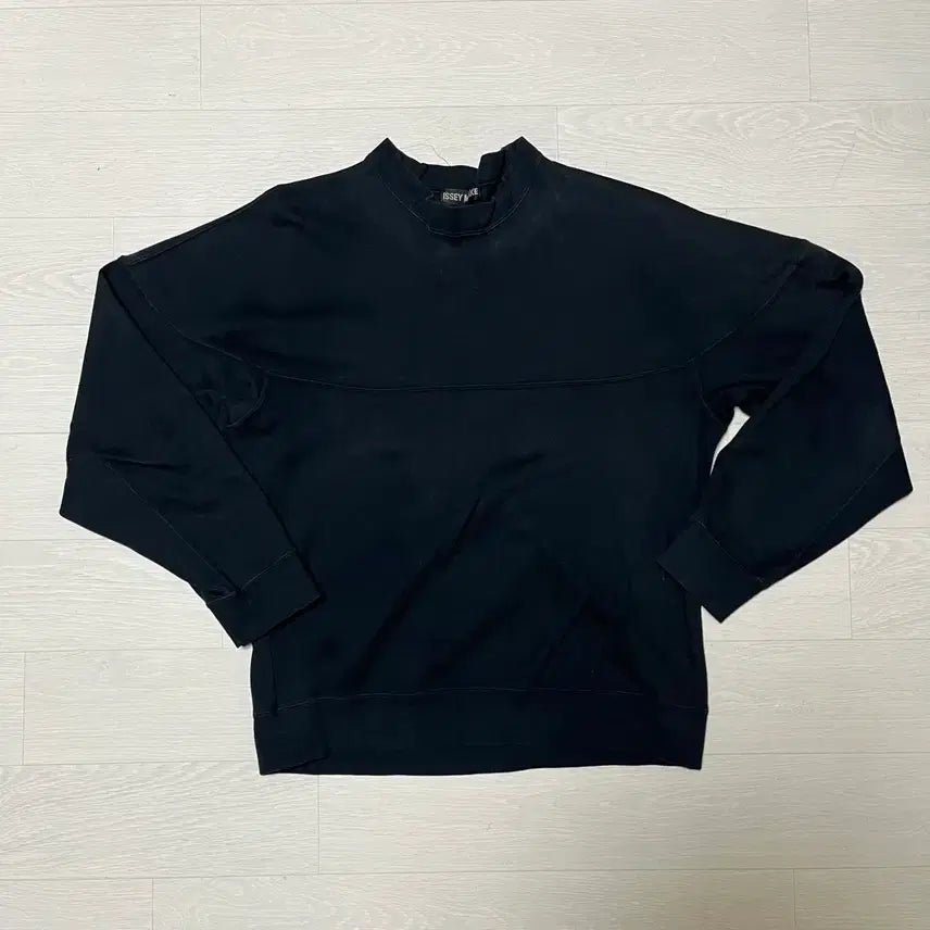 [BUNJANG] 80s-90s Issey Miyake Logo Mock Neck Sweatshirt / 80~90s 이세이미야케 로고 프린팅 모크넥 스웻셔츠 맨투맨