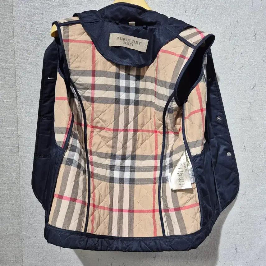 [BUNJANG] Burberry Quilted Vest Navy / 버버리 퀼팅 조끼 네이비 색상