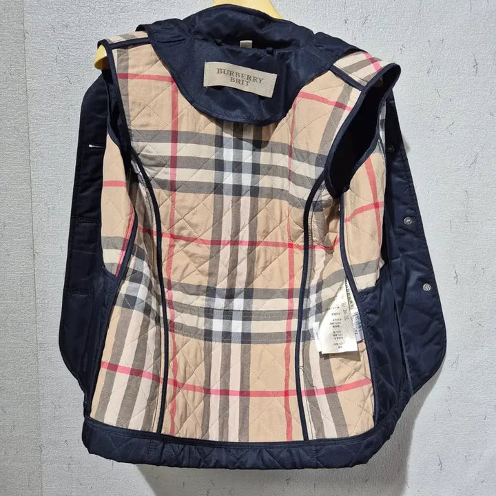 [BUNJANG] Burberry Quilted Vest Navy / 버버리 퀼팅 조끼 네이비 색상