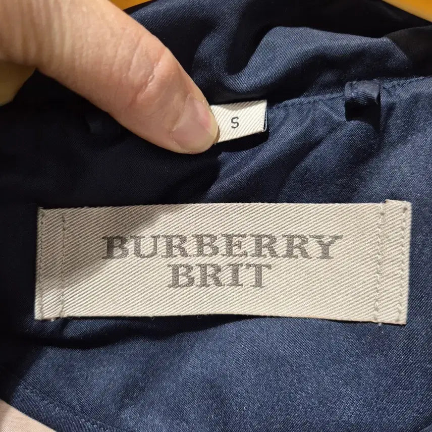 [BUNJANG] Burberry Quilted Vest Navy / 버버리 퀼팅 조끼 네이비 색상