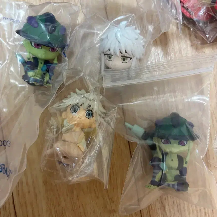 [BUNJANG] Hunter x Hunter Meruem &amp; Komugi Rement and Suwarasetei Gacha Figures (4 Types Bundle Set) / 헌터헌터 메르엠 코무기 리멘트, 스와라세타이 가챠 피규어 4종 일괄