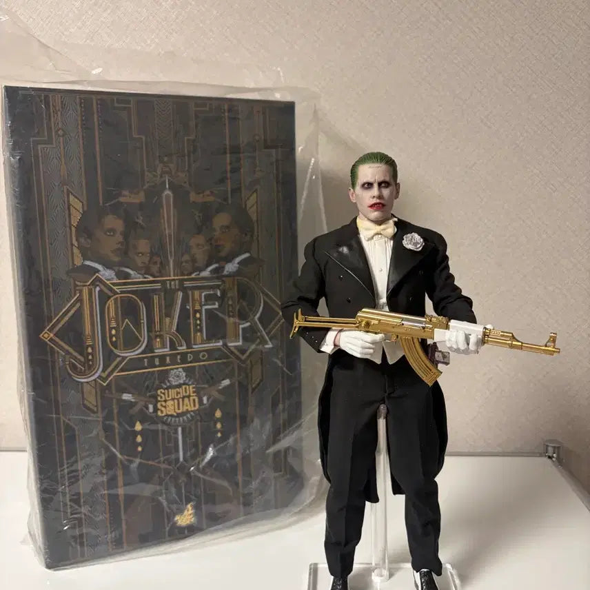 [BUNJANG] Hot Toys Suicide Squad Joker Tuxedo Version MMS395 / 핫토이 수어사이드 스쿼드 조커 턱시도 버전 mms395